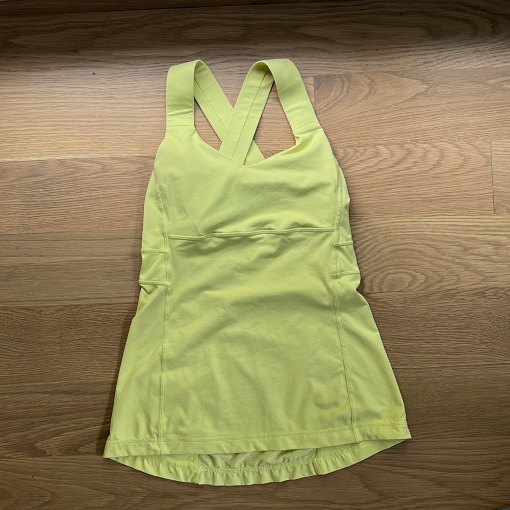Lululemon Push Your Limits Tank Top with a built-in bra; size 4